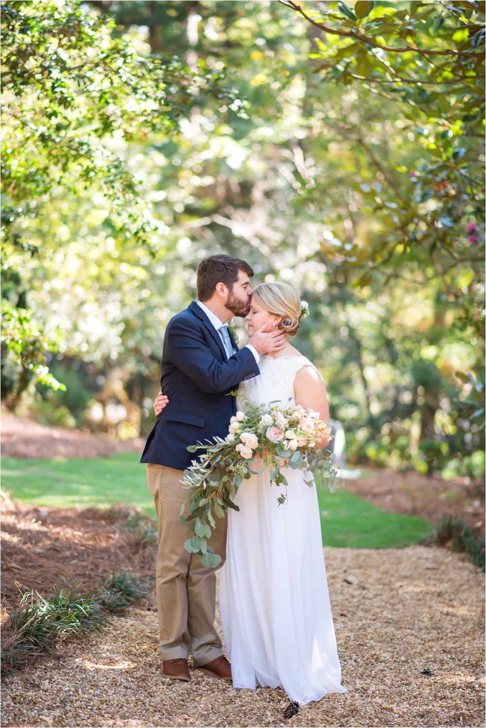 intimate-outdoor-wedding-at-home-in-columbus-georgia-by-eliza-morrill-photography_0022